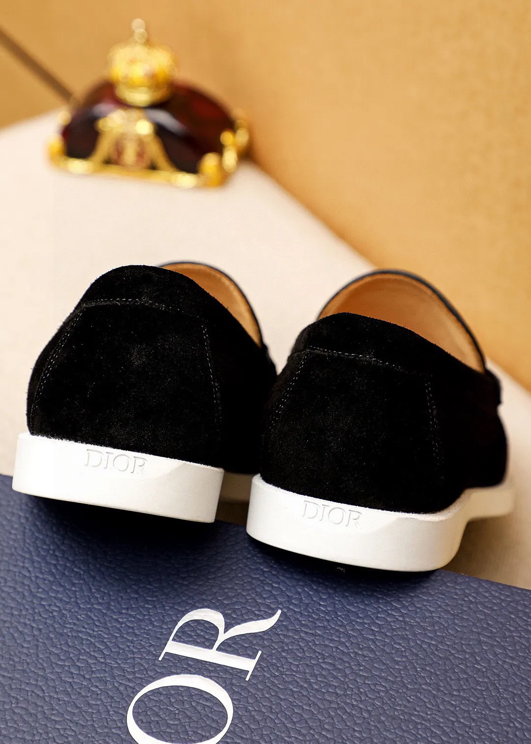 Men's shoes 💰460 💐 Product trademark: Dior "Dior" casual leather shoes Regular size: 38-44 (45.46.47🉑️Customized) Product materials: Selected Italian imported first-layer calfskin upper, imported water-dyed 🐂 cowhide lining. Strong three-dimensional visual effect, rubber outsole Color: 3⃣️colors available